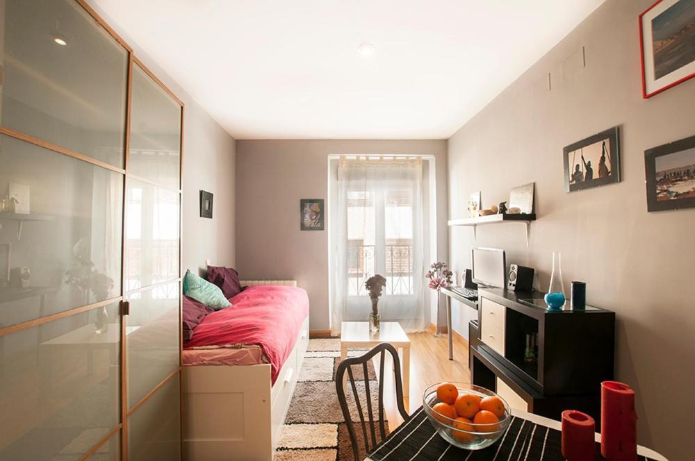 Apartamentos Eloisa Madrid Rum bild